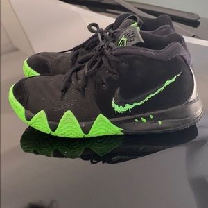 LeBron James kids shoes